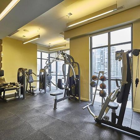 Chic 1-Br Condo; Parking Included; Downtown Core Toronto Eksteriør billede