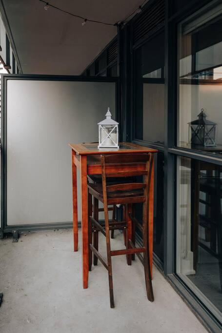 Chic 1-Br Condo; Parking Included; Downtown Core Toronto Eksteriør billede